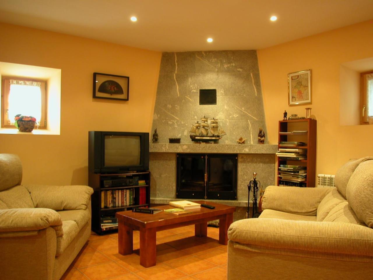 Casa Rural Ornat Etxea Vidangoz Esterno foto