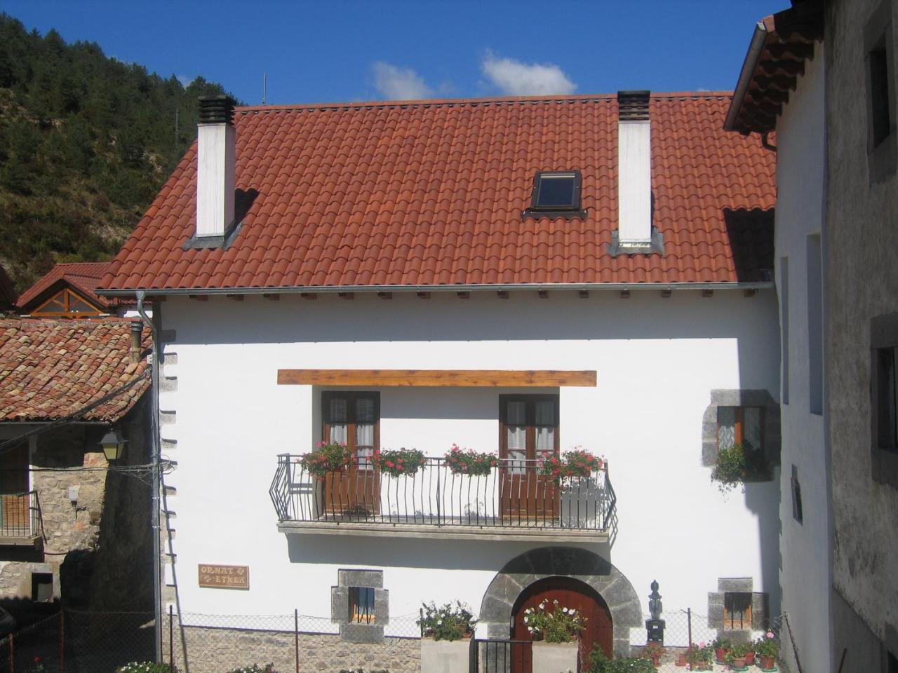 Casa Rural Ornat Etxea Vidangoz Esterno foto