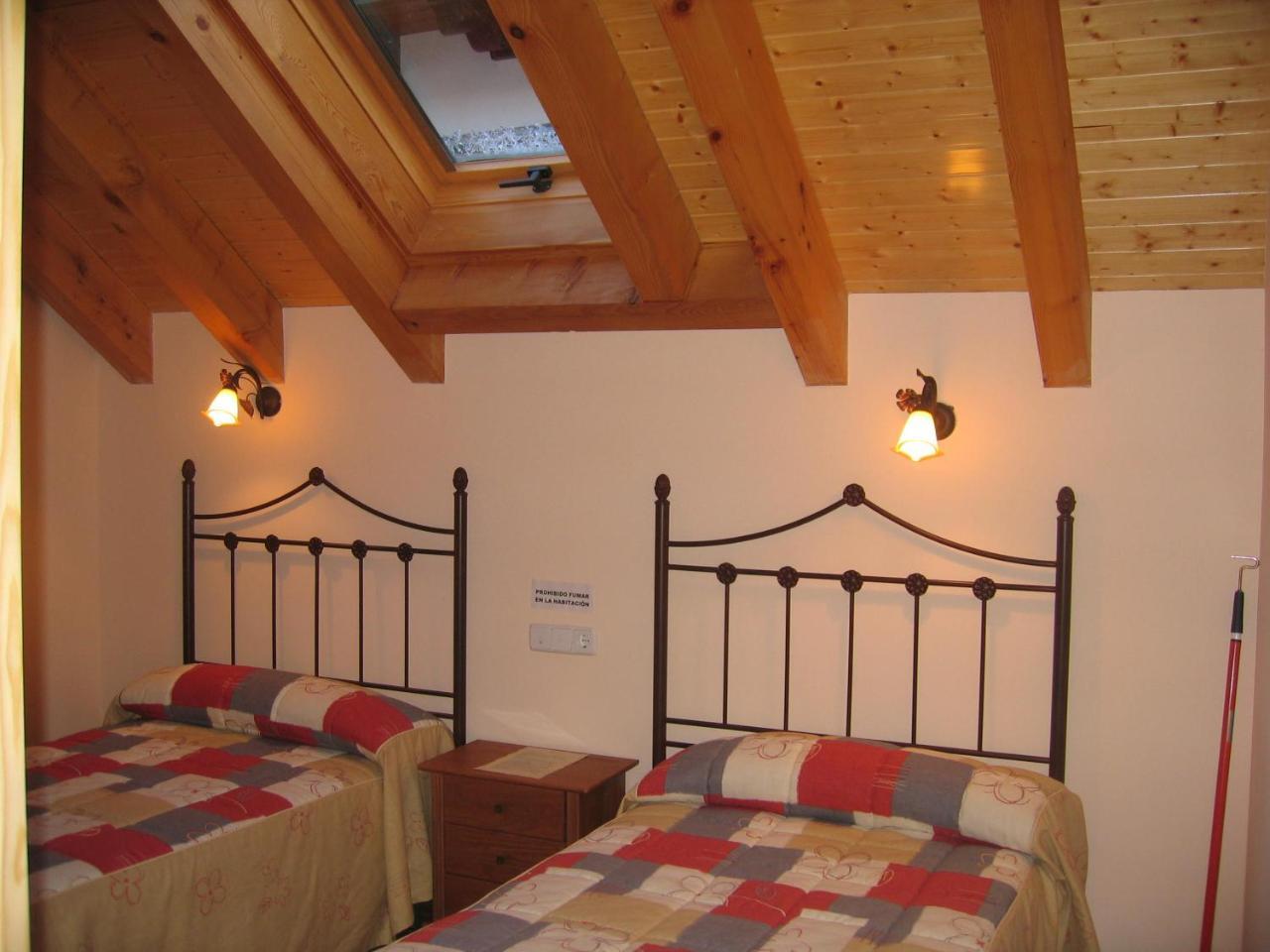 Casa Rural Ornat Etxea Vidangoz Esterno foto